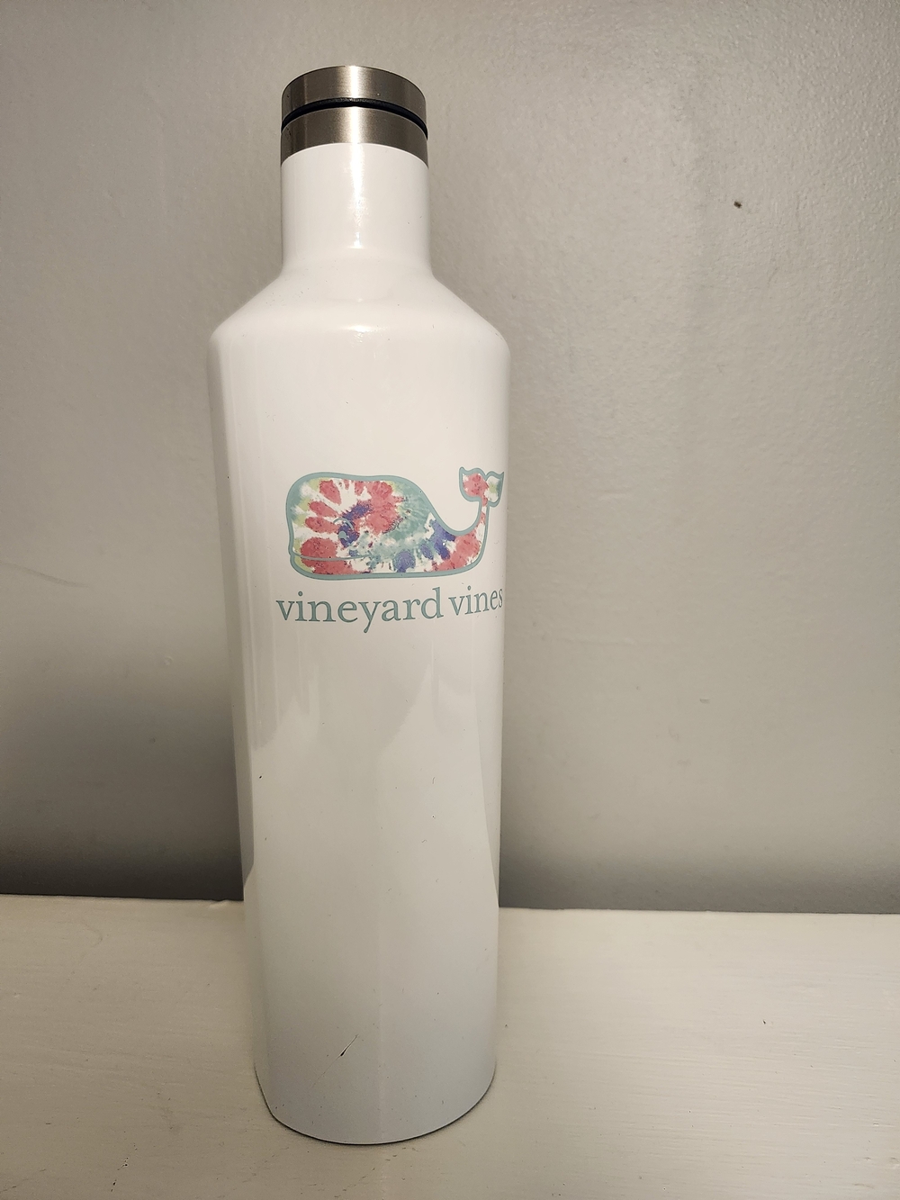 Vineyard Vines Tie Dye Whale Canteen 25 Oz